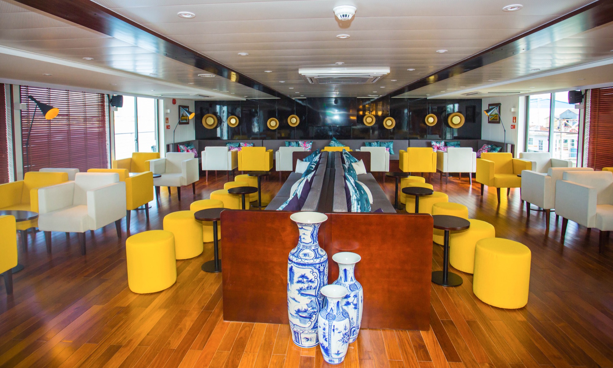 CroisiEurope RV Indochine II Lounge 1.jpg